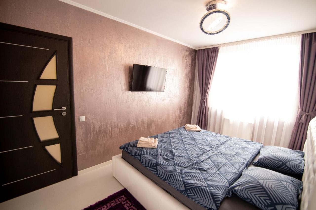 Royal Central Apartament Oradea Exterior foto